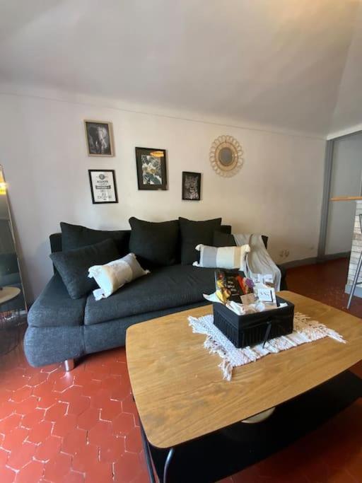 Appartement Typique Nicois En Plein Centre Ville Nice Bagian luar foto